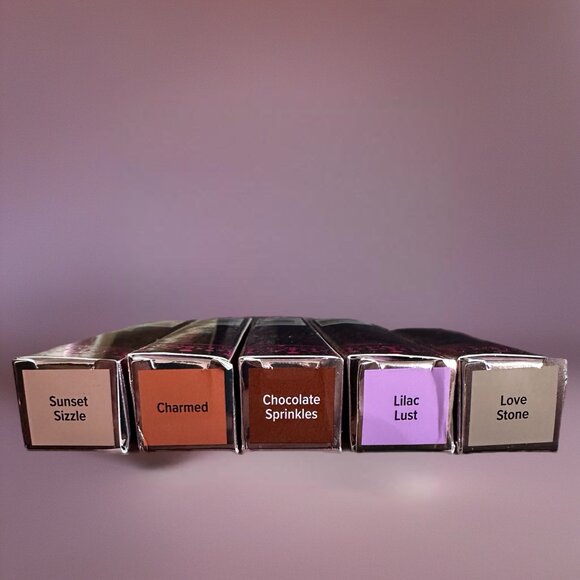 Too Faced Quickie Queen Cream Eye Shadow Stick – 1.5 g / 0.05 oz - Picture 4 of 14